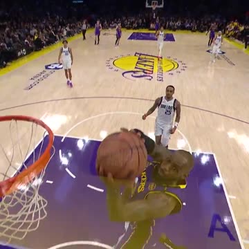 REAVES TO LEBRON... HOW DID THIS GO IN 🤯