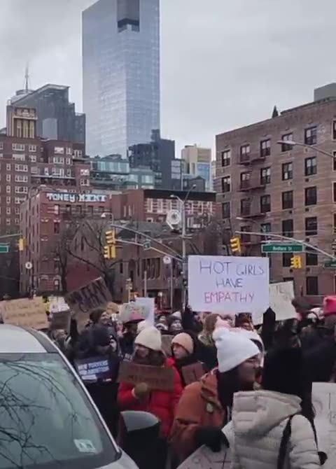 The People’s March is now going on in NYC. It’s lackluster with only around 2,000 people.
