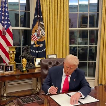 🚨BREAKING: Trump signs Executive Order officially establishing the Strategic Bitcoin Reserve...
