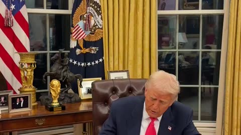 🚨BREAKING: Trump signs Executive Order officially establishing the Strategic Bitcoin Reserve...