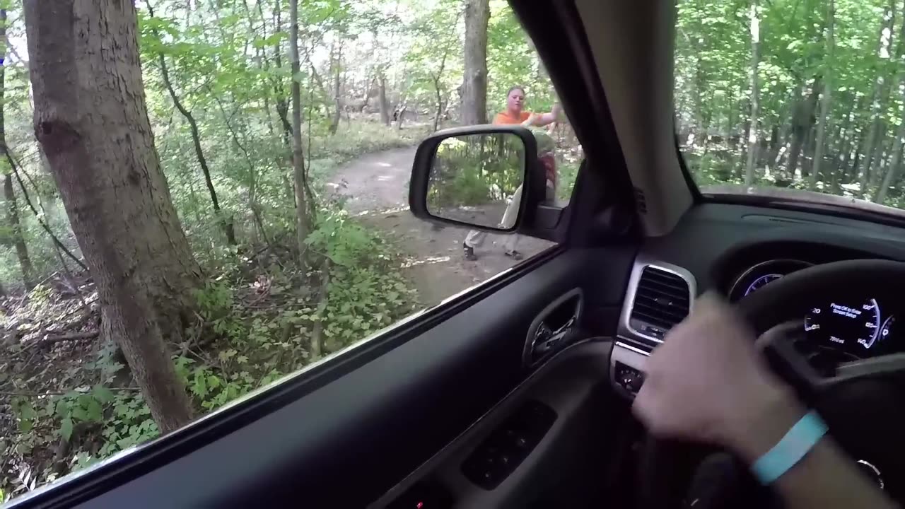 2015 Jeep Grand Cherokee Diesel - WR TV POV Off-Road Course (Autobahn Country Club)