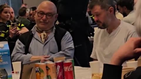 This is Dutch police. Without words.