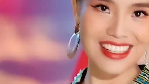 Vietnamese girl sings music about the history of Dien Bien Phu