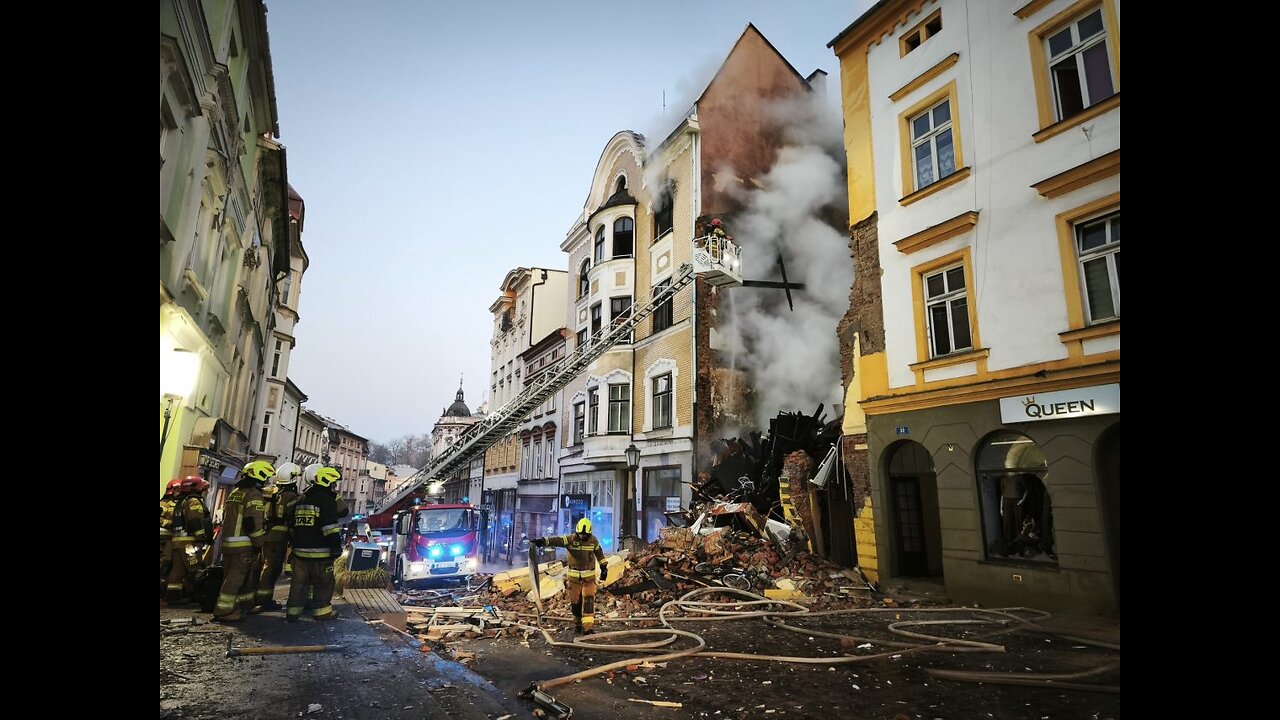 Cieszyn - Wybuch i pożar kamienicy -Są zaginieni i ranni.