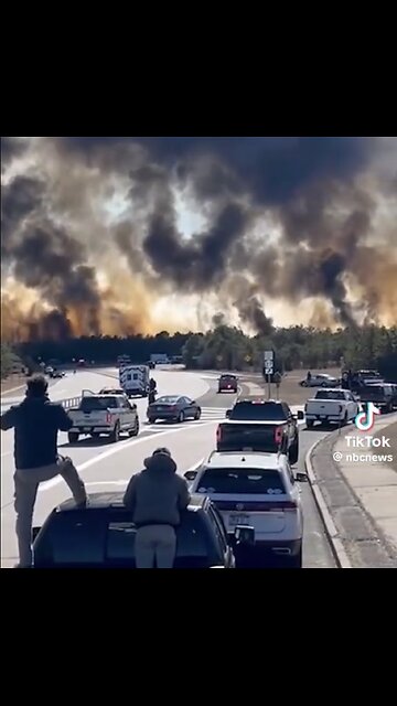MASSIVE BRUSH FIRES BREAK-OUT👩‍🚒🚒🛣️🌲🔥🌱🚐🛻📸ON NEW YORK LONG ISLAND🌳🔥🚕🌾🚙👨‍🚒💫