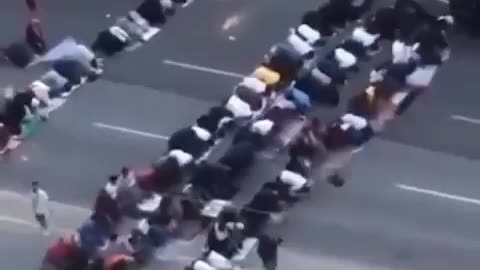 Muslims in Canada blocking motorists