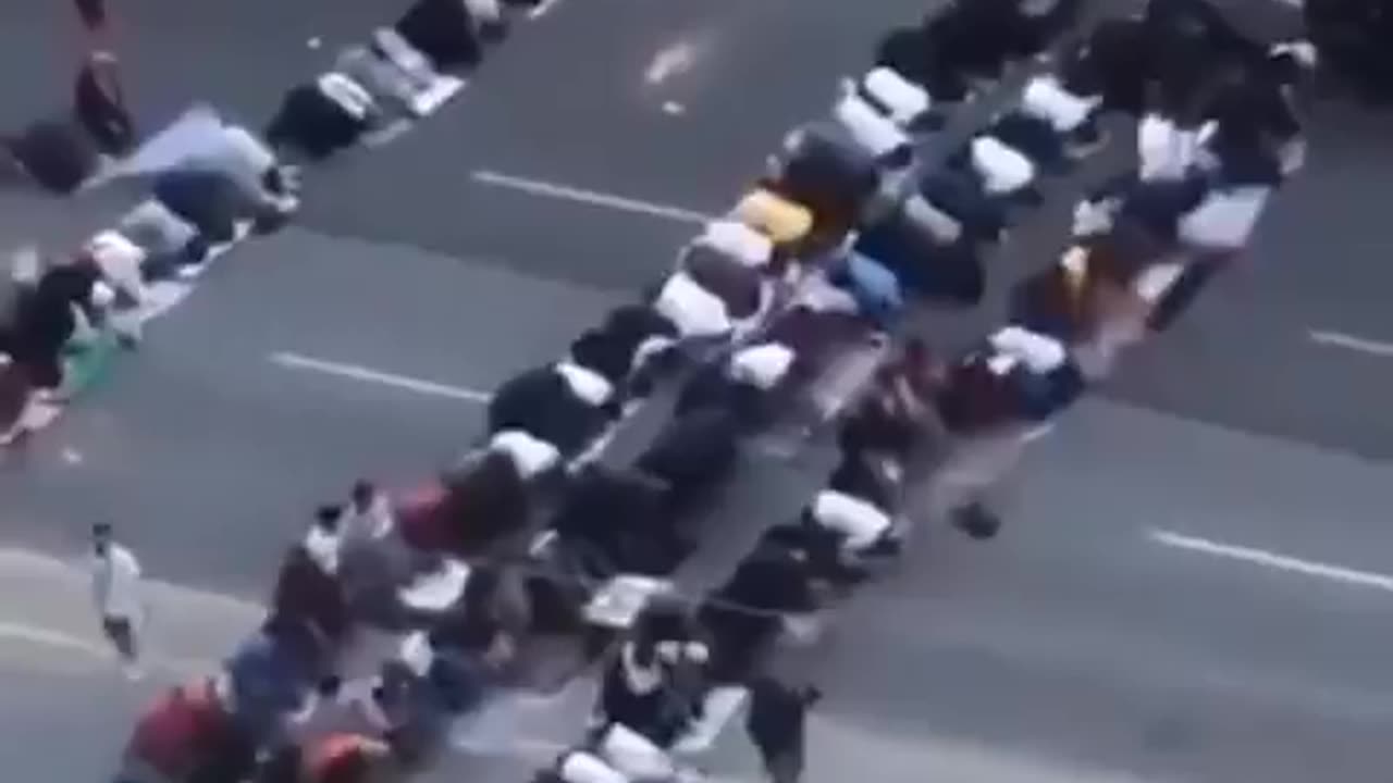 Muslims in Canada blocking motorists