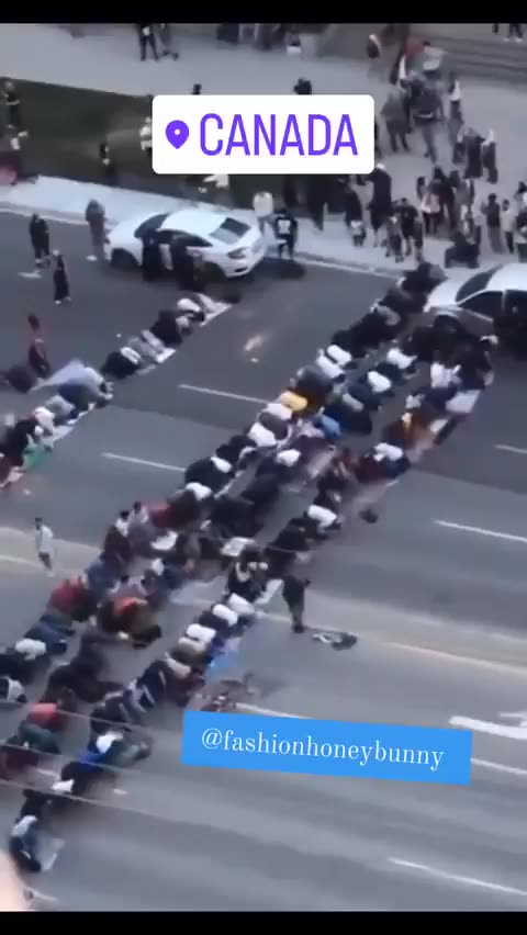 Muslims in Canada blocking motorists