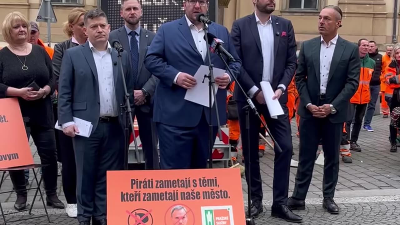 STOP Pirátské ŠIKANĚ demonstrace zaměstnanců Pražských služeb - 3
