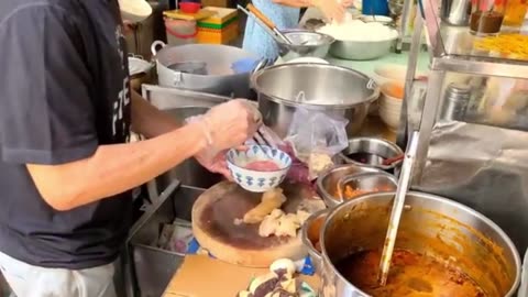 Exploring Vietnam's Grand Morning Market: A Food Lover's Paradise!