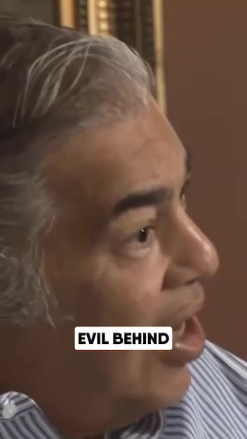 Aaron Russo speaks of his interactions with the Rothschilds and what they told him.