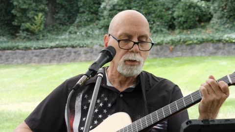 Robert Armand playing Lovers Cross at The Dalles Farmers Market