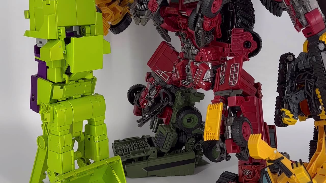 Fans Toys - FT-32A Gehry (G1 Scrapper) Quick Look