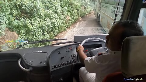 Volvo Buses Got stucked in Hairpin bend Ghat road😱 Driver's struggling hard to move VOLVO B9R's out😪