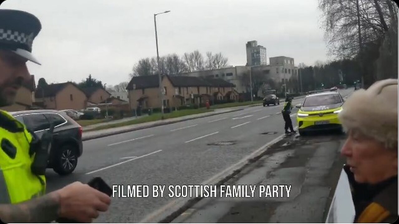 🏴 UK: A 74 year old woman was arrested for peacefully holding a sign on the street