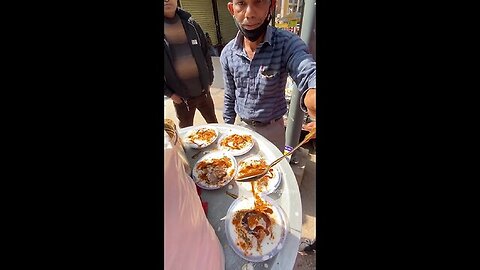 Famous Dahi bhalle __Thick Dahi bhalle for ₹40_- only __ Nehru Place