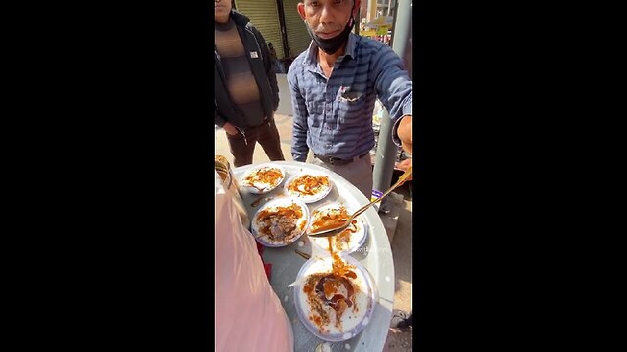 Famous Dahi bhalle __Thick Dahi bhalle for ₹40_- only __ Nehru Place