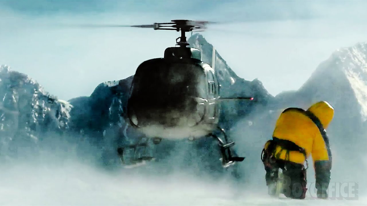 Daring Helicopter Rescue 🚁❄️ | Intense Scene | Everest CLIP