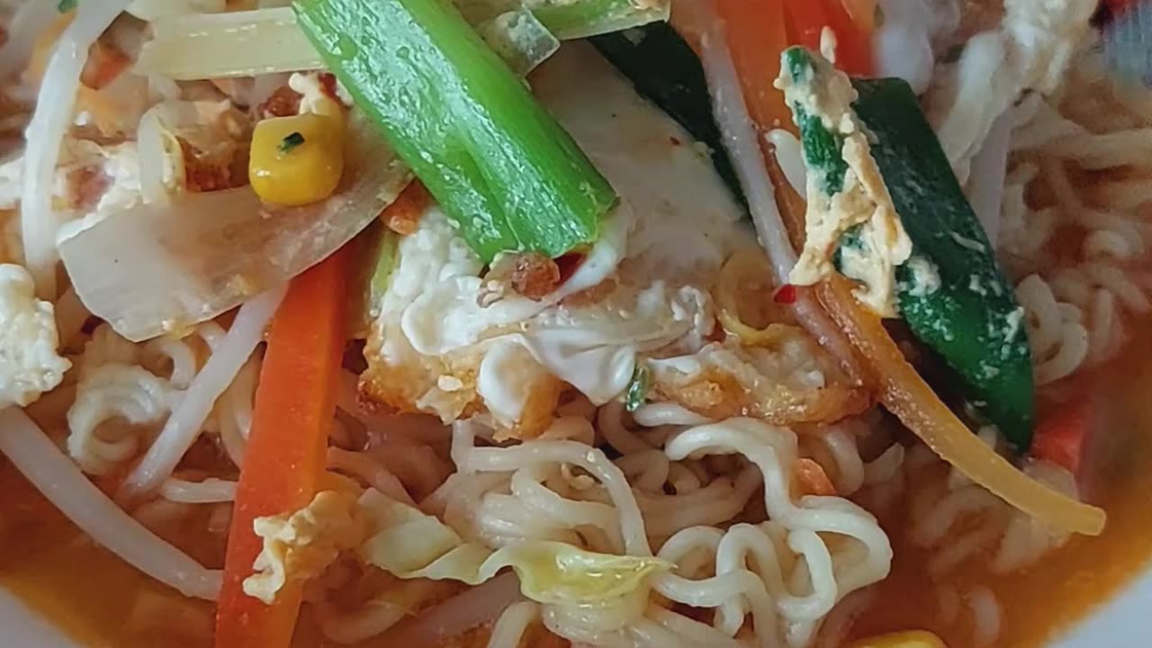 5-Min Perfect Egg Noodles! Better Than Takeout Secret! 🍜 🥚