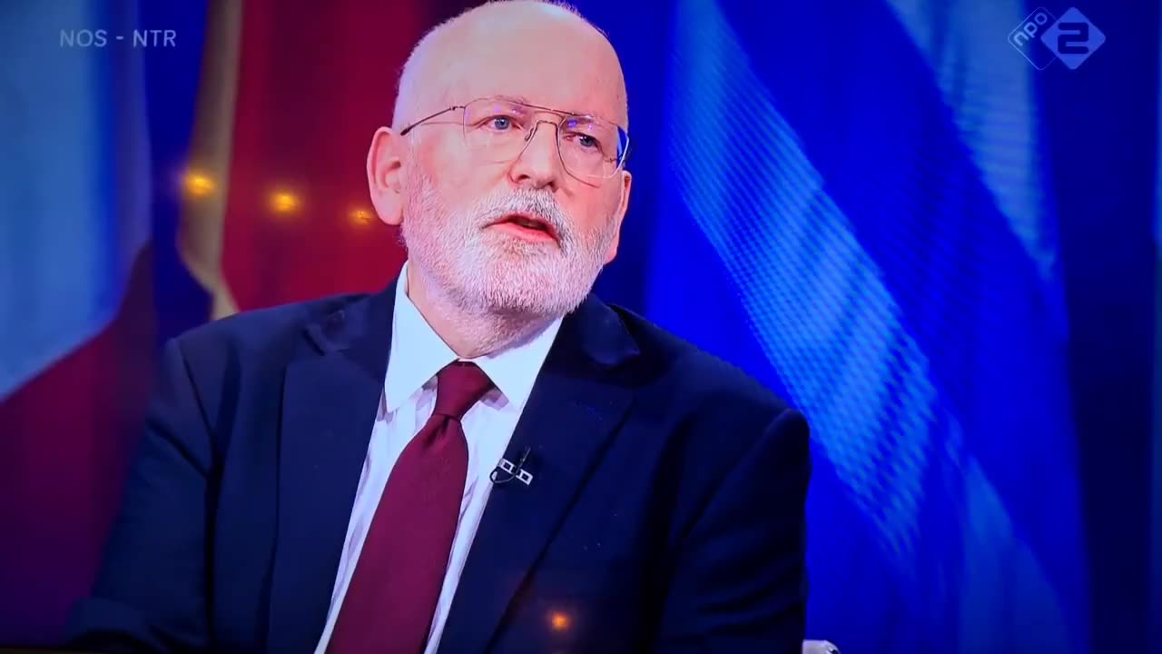 Frans Timmermans is een oorlogophitser