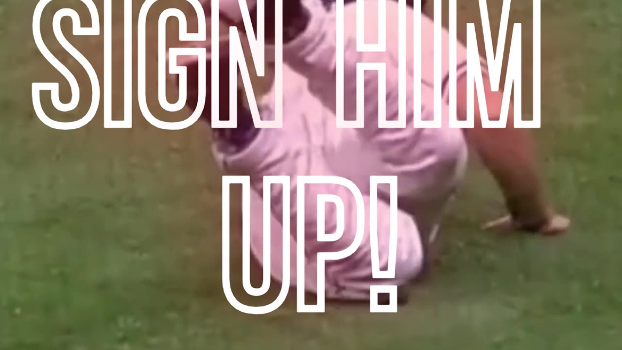 Rays ball boy makes diving play! #mlb #tampabayrays #rays #fun