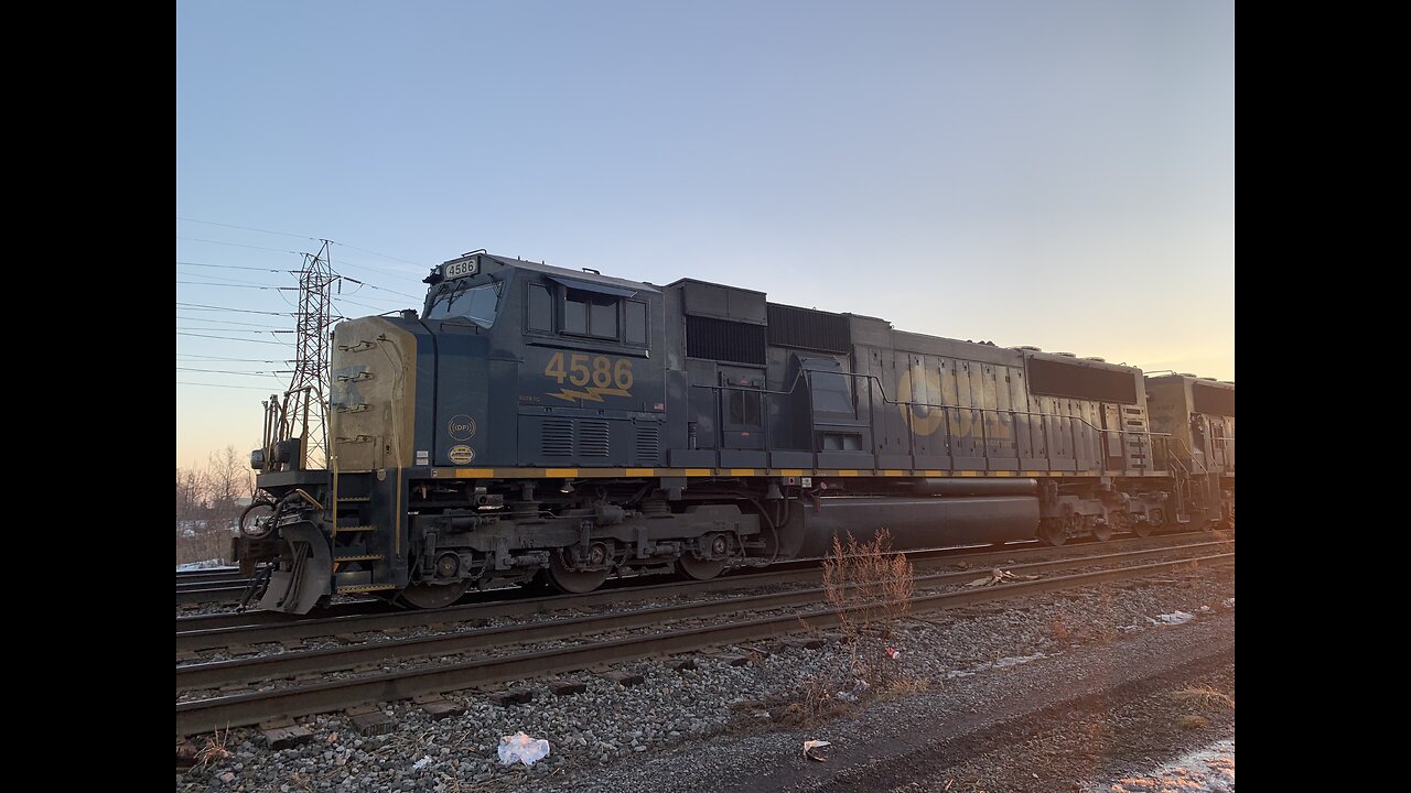 Big CSX SD70AC Trains 4586 and 4582 lead the way