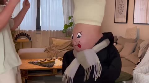 FUNNY PREGNANT MOM
