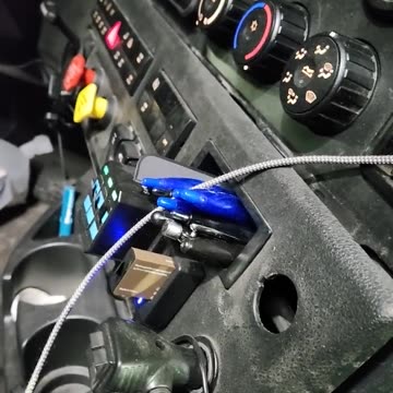 truck customizing..........new sirius satellite install in power adapter hole no drilling