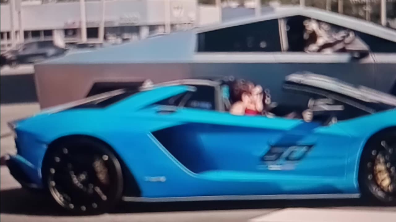 Lambo vs cybertruck