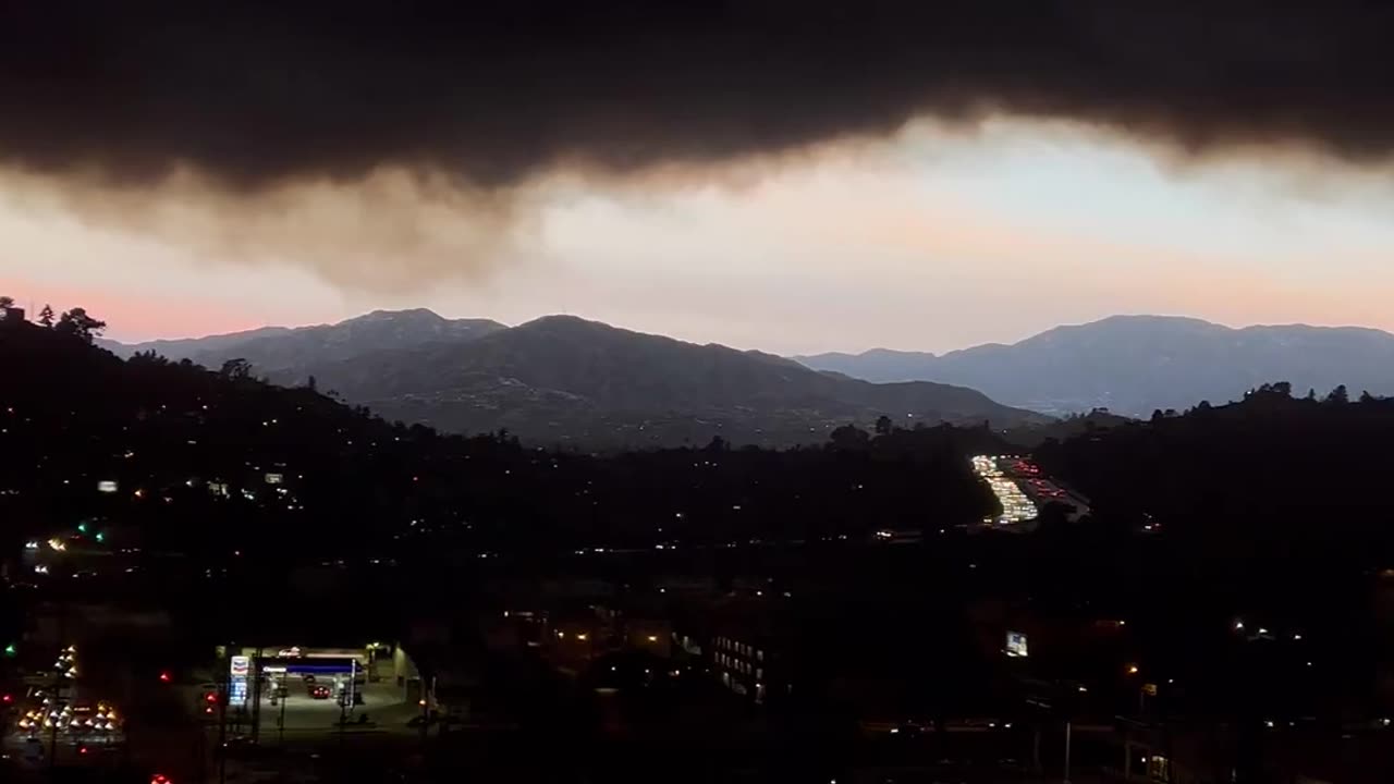 🔥🔥🔥🔥 Los Angeles this morning. Insurance companies cancelled policies right before the fires hit.