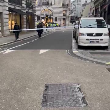 Regent Street Central London evacuated. Police carry out controlled explosion
