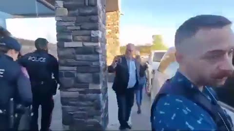 UK's most known conservative Tommy Robinson was arrested in Canada for being an illegal immigrant 🤣