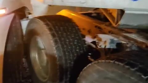 TRUCK ACCIDENT AT FLYING J #ourtruckinglife #truckdrivers #reallifetruckers #truckdriver #truck