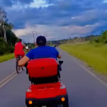 Na estrada com meu triciclo elétrico