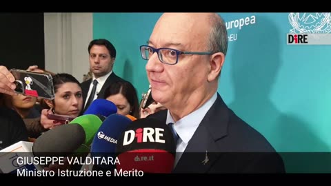 Milano - IA. ENTRA NELLE SCUOLE, VALDITARA: 450 MLN A FORMAZIONE DOCENTI (03.02.25)