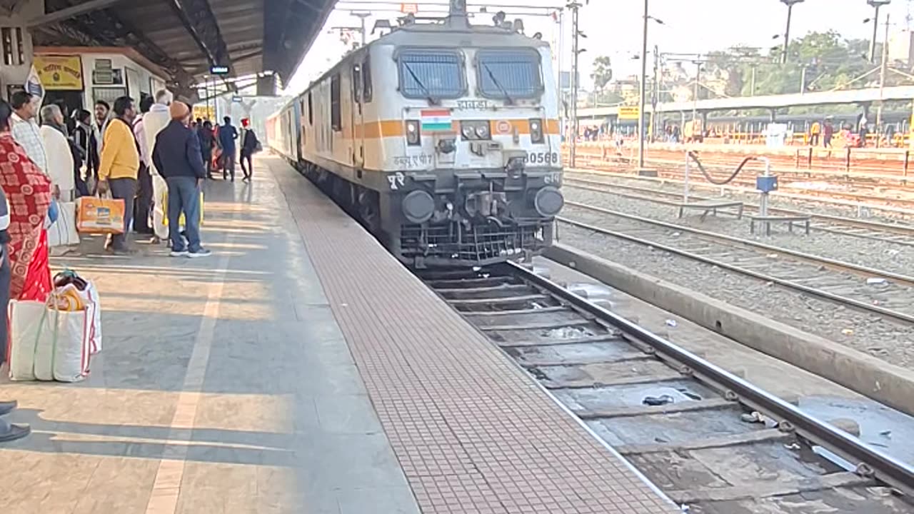 मिथिला एक्सप्रेस हावड़ा रक्सौल जब आई देखिए क्या क्या हुआ