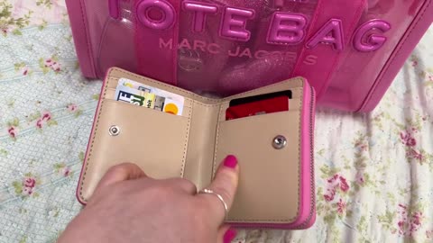 What's in my Marc Jacobs Candy Pink Mesh Small Tote Bag & Wallet.