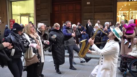 BELLA CIAO 🇮🇹 the REACTION of the party is FANTASTIC