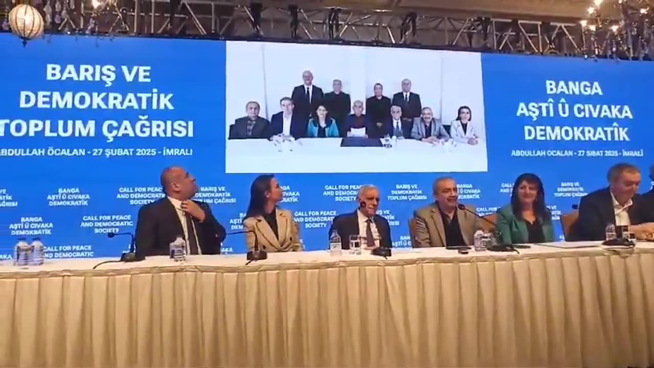 Turchia - OCALAN ANNUNCIA LO SCIOGLIMENTO DEL PARTITO CURDO PKK (27.02.25)