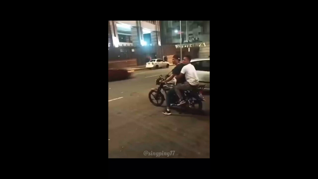 Police catches theif funny video