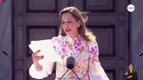 The newly elected governor of Puerto Rico joyfully reads to the public the letter