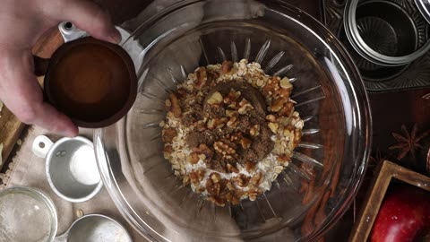 Easy Apple Crumb Muffins Recipe 🍏🍂 Soft, Moist & Bakery-Style!