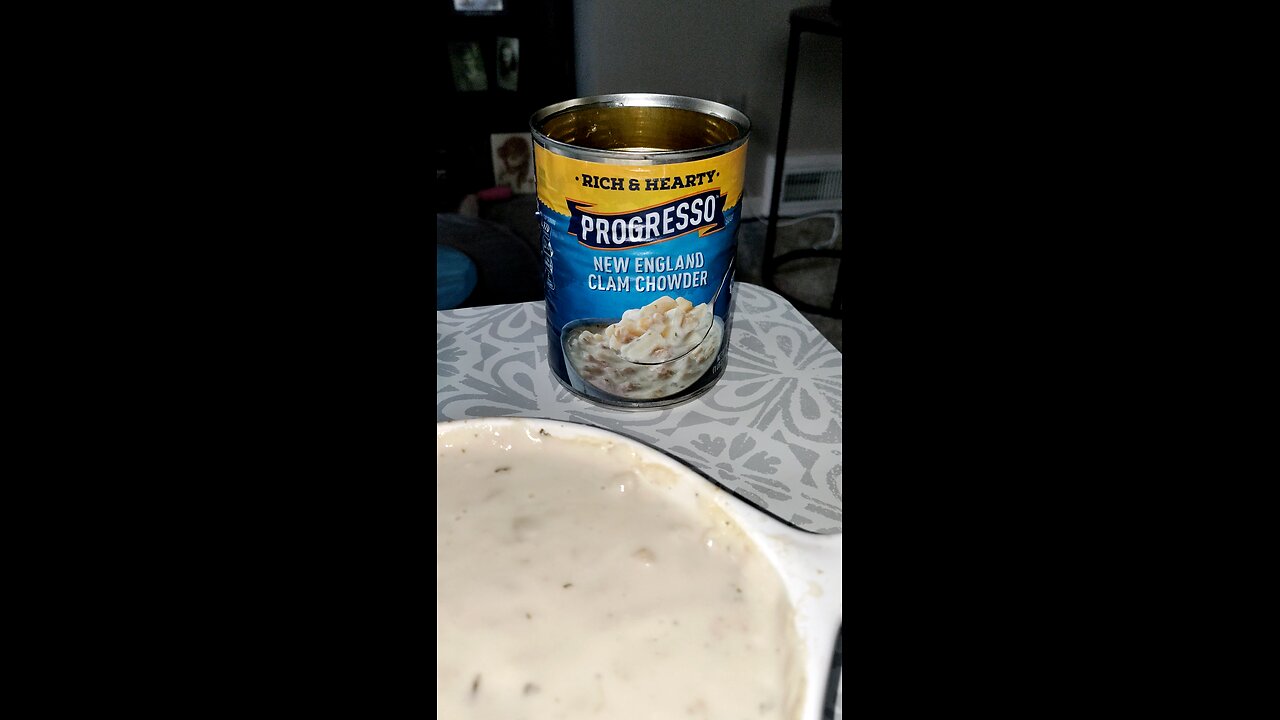 Eating Progresso New England Clam Chowder, Dbn, MI, 10/22/25