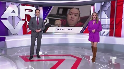 Jessica Knows How To Wear The Right Boots When She's Hosting