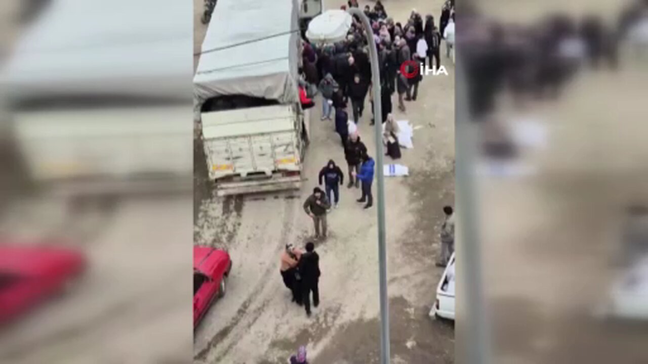Yardım dağıtımında kavga