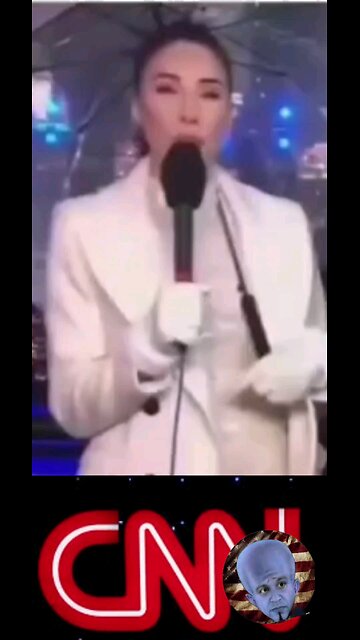 A comedian that can roast CNN and the Dems live deserves more fans! #whitneycummings #cnn #democrats