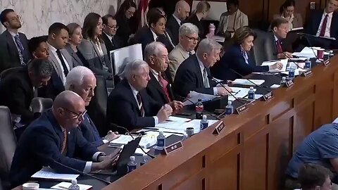 🤔US Attorney General Pam Bondi's famous "Epstein client list on my