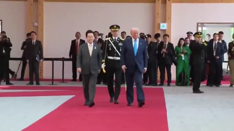 . @POTUS and South Korean President Lee Jae-myung review the honor guard at Gyeongju