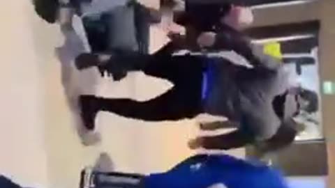 Netherlands: a 45-year-old "non-Western migrant" attacked a man with an axe