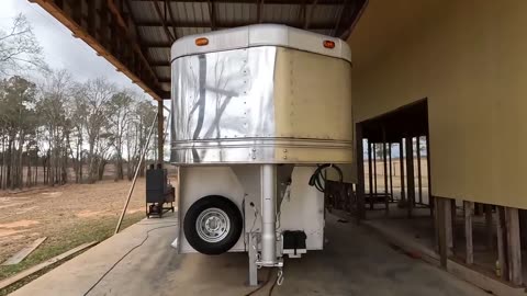 Polishing a bare Aluminum Horse Trailer to a Mirror Shine (VLOG Atmore AL )